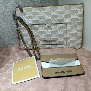 MICHAEL KORS Women's Wallet Jet Set Large Logo 2-in-1 Wristlet BRAND-NEW w/tags